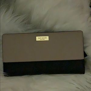 Kate spade black and taupe wallet